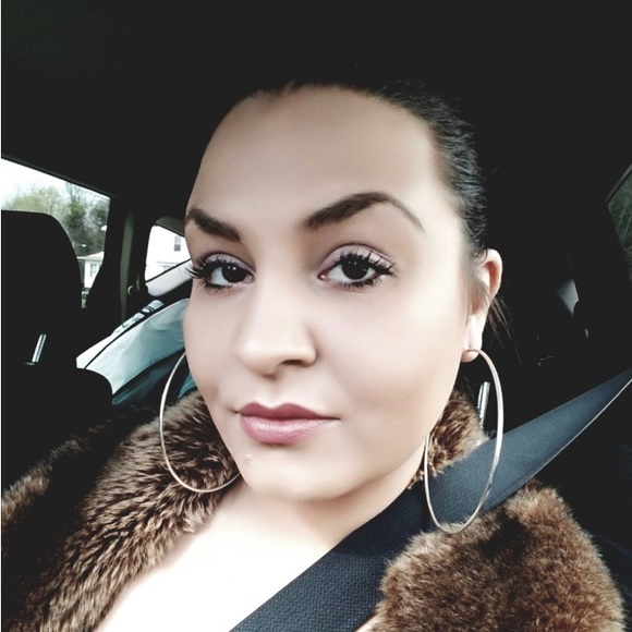 Meet your Posher - Picture 6 of 11